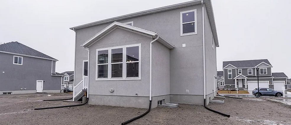 Building Photo - 1111 E Horseman Dr