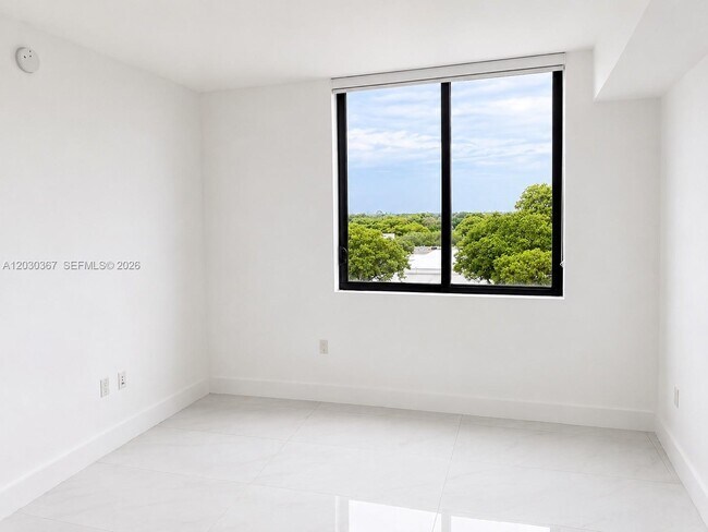 Building Photo - 301 Altara Ave