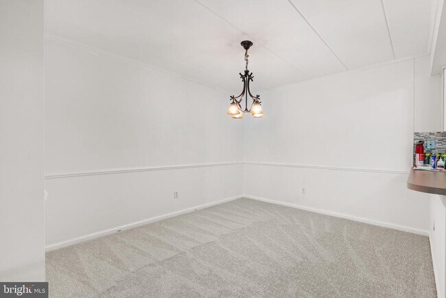 Building Photo - 81 Oakridge Dr