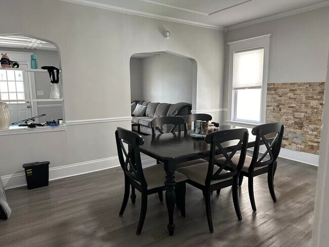 Building Photo - 944 S 24th St