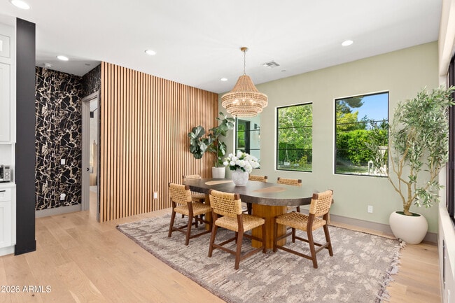 Building Photo - 2912 E Pierson St