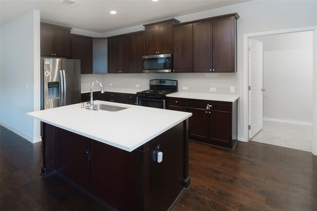 Building Photo - 5304 Golden Canary Ln