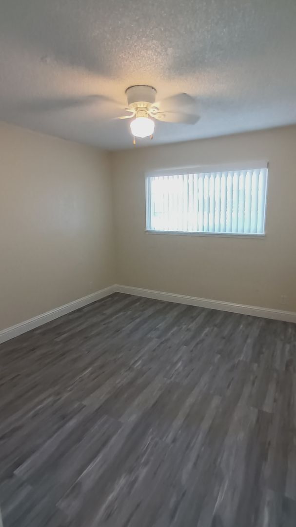 Building Photo - Welcome to SkyView Villa & Somerset Apartments!