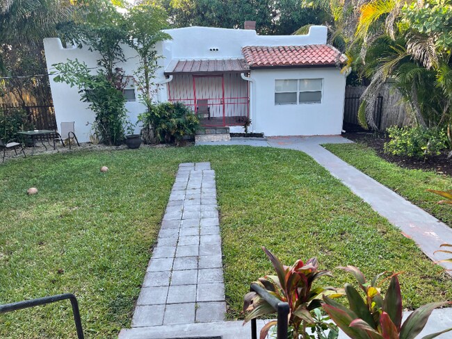 Building Photo - 18 NW 45th St