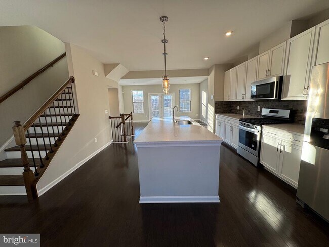 Building Photo - 120 Tolocka Terrace NE