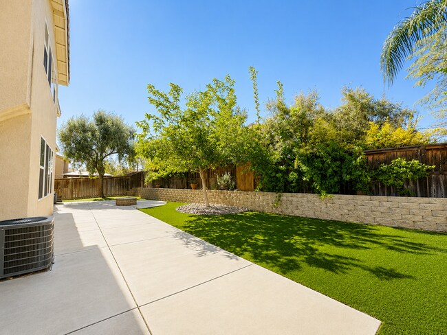 Building Photo - Spacious 5 (or 6) Bedroom House with attached ADU in Winchester for Rent