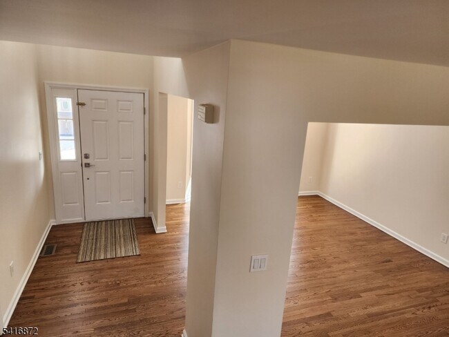 Building Photo - 27 Cypress Ln