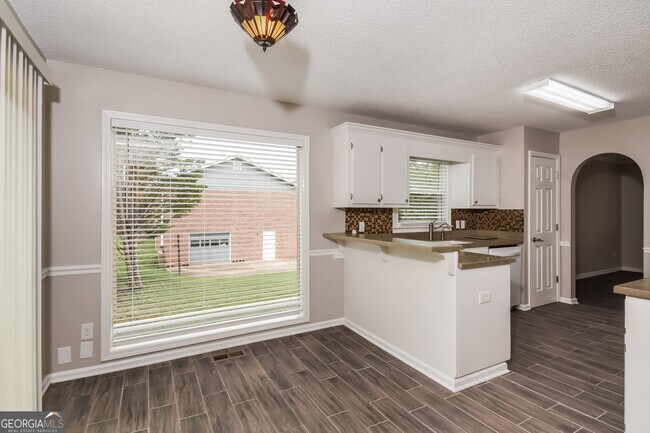Building Photo - 17 Stonecreek Dr SW