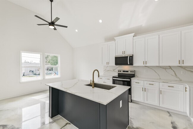 Building Photo - 16922 W Forrestal