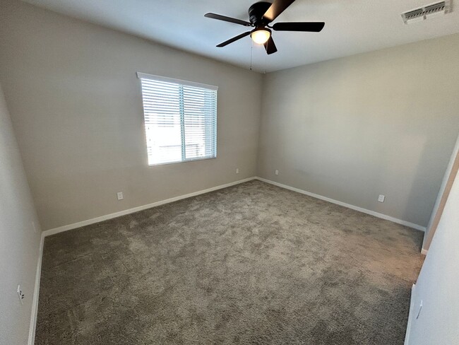 Building Photo - 3 Bed / 2.5 Bath Gilbert Townhome GATED Co...