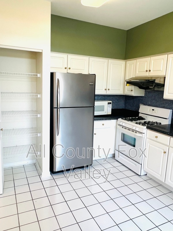 Building Photo - 2842 Cedar Glade Dr