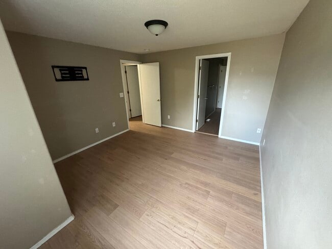 4-2b2b - 16049 SE Caruthers St