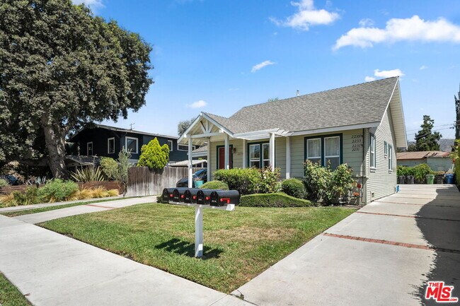 Building Photo - 2233 Laverna Ave