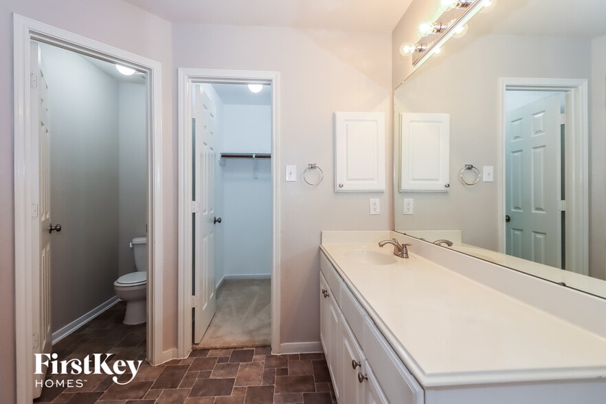 Building Photo - 5039 Lamppost Hill Ct