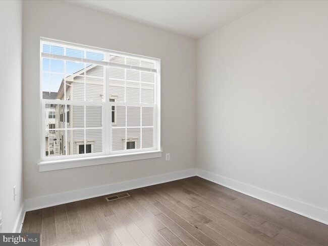 Building Photo - 5266 Ridgeview Retreat Dr