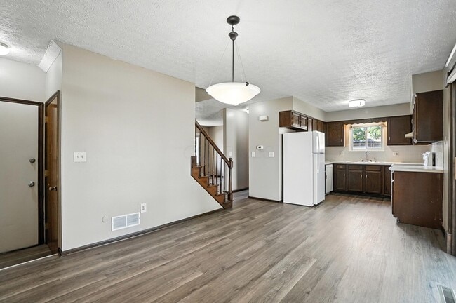 Building Photo - 5 Keene Dr