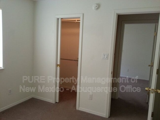 Building Photo - 200 Valle Vista Dr