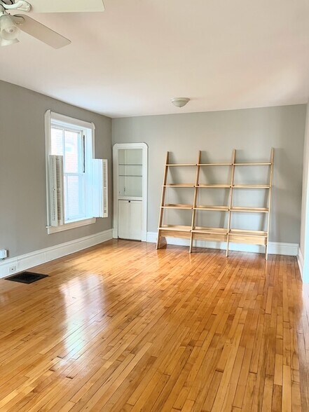Building Photo - 3440 Pestalozzi St