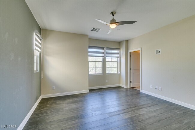 Building Photo - 2497 Birch Hollow St