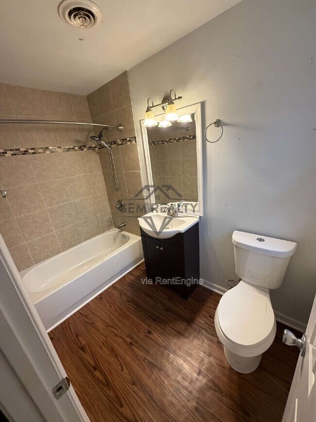 Building Photo - 4 Bryant St