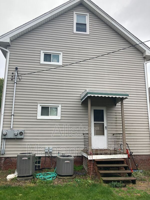 Building Photo - 3464 Granton Ave