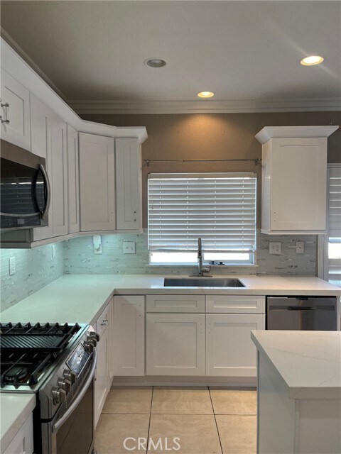 Building Photo - 12290 Chacoma Way