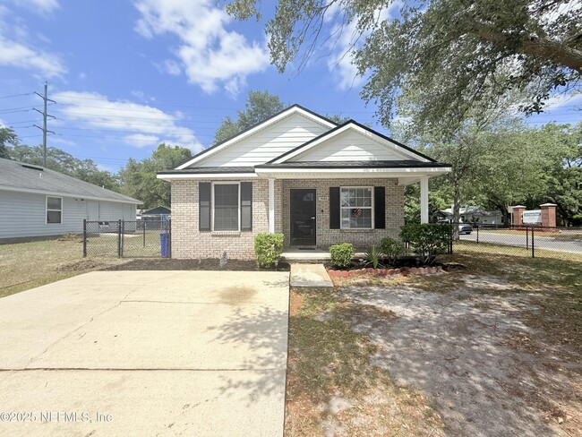 Primary Photo - 3686 Wood Creek Ln