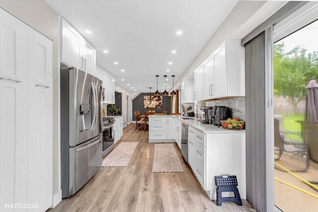 Building Photo - 1111 Plum Grove Cir