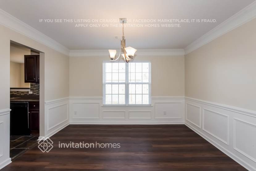 Building Photo - 10544 Barvas St