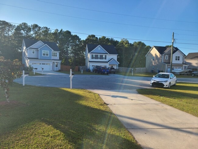 Building Photo - 3 Bedroom, 2.5 bath home - Sneads Ferry - ...