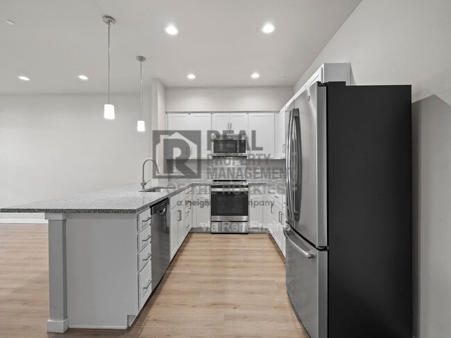 Building Photo - 744 Wagon Trail Rd