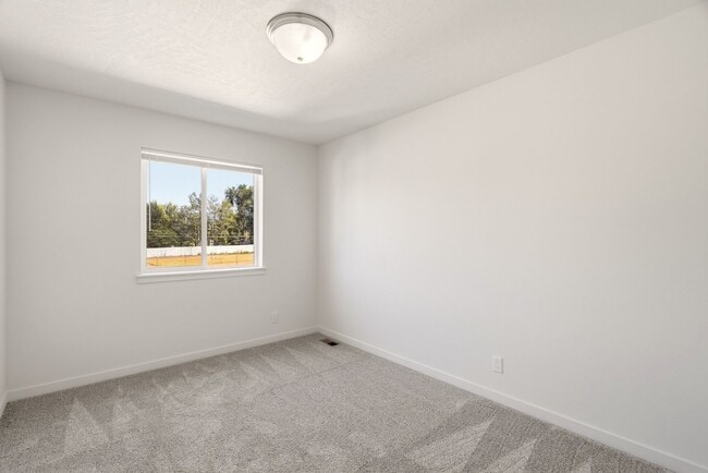 Building Photo - 1422 N Michigan Ln