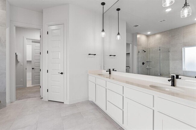 Building Photo - 508 Pinnacle View Dr