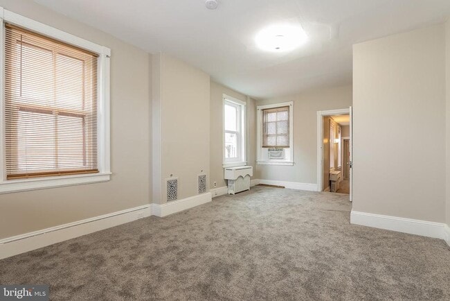 Building Photo - 212 E Broad St