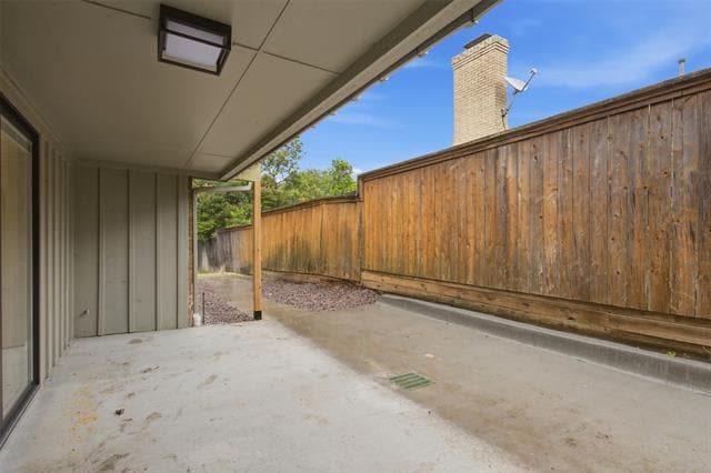 Building Photo - 7517 Meadow Oaks Dr
