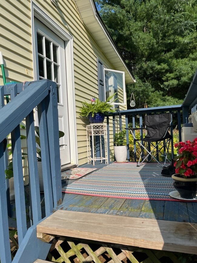 Building Photo - 592 Long Pond Rd