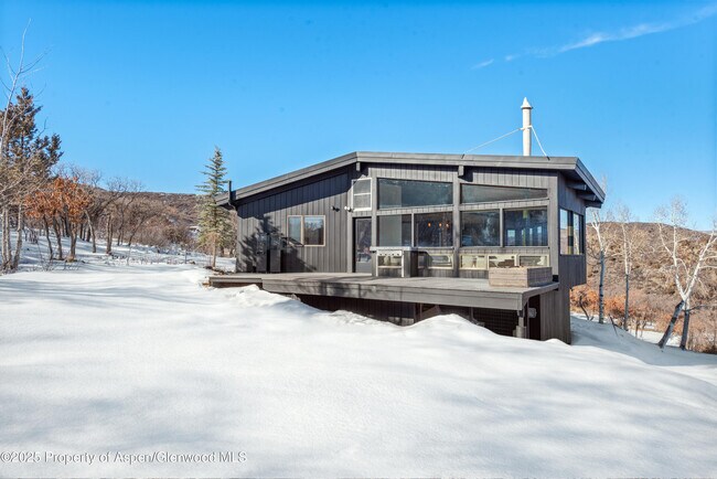 Building Photo - 2227 Juniper Hill Rd