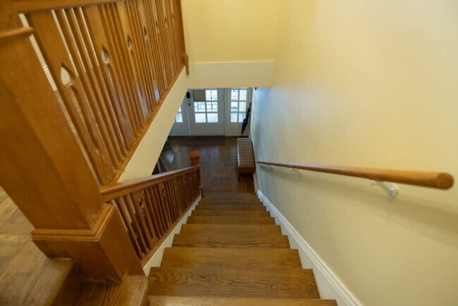 Building Photo - 1107 Broadway-SI ID1309749P