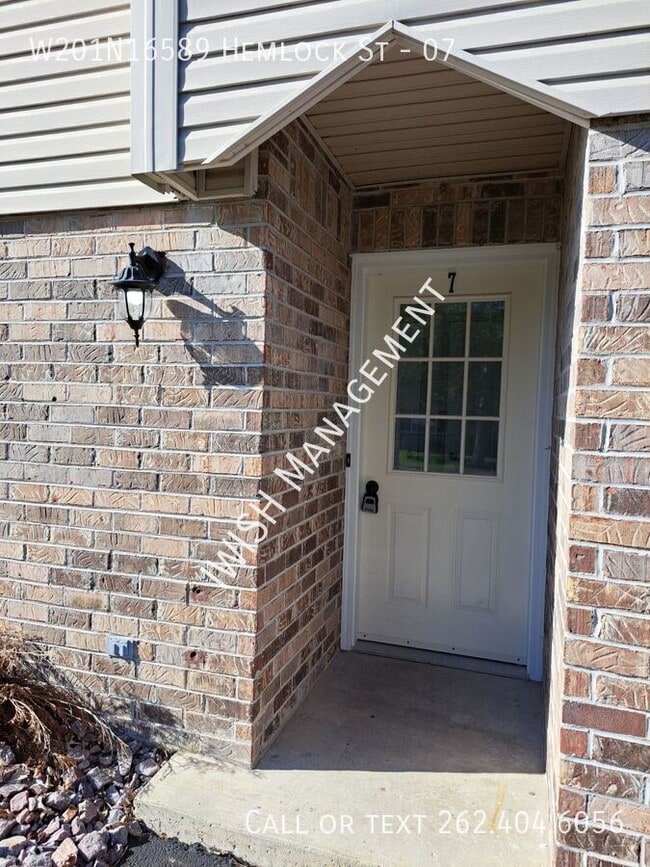 Building Photo - W201N16589 Hemlock St