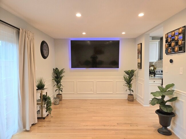 Building Photo - 5407 Leeway Ct