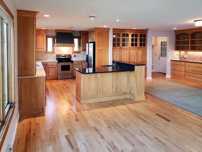 Building Photo - 6724 Rushmore Ct