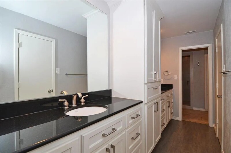 Building Photo - 7102 Casablanca Ct