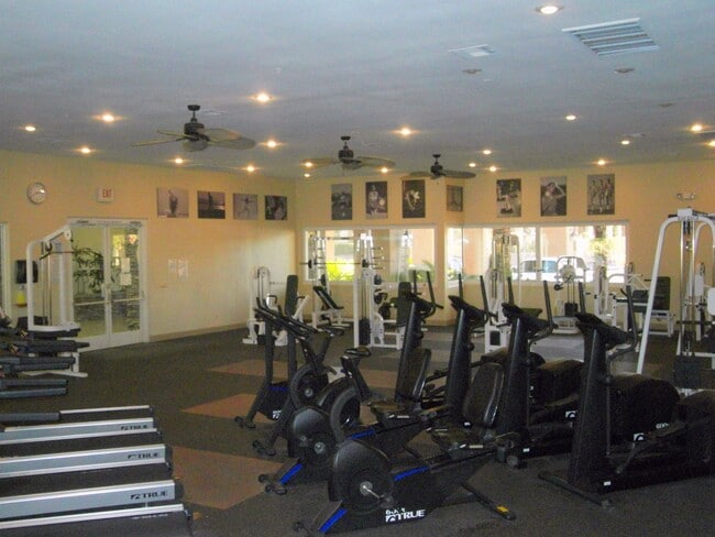 Building Photo - Beautiful Condo in The Falls Gated Communi...