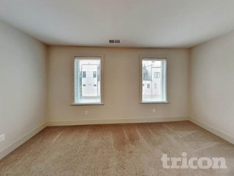 Building Photo - 6813 Charlotte Pike