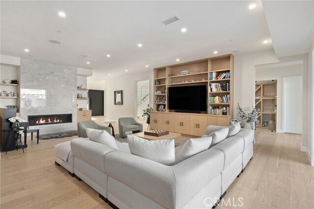 Building Photo - 15547 Valley Vista Blvd