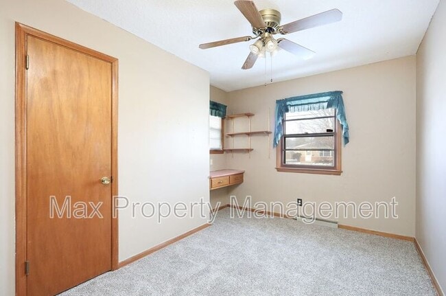 Building Photo - 3300 Bel Aire Rd