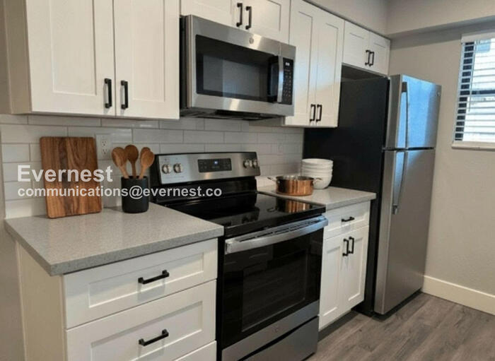 Building Photo - 2635 Hayden Rd