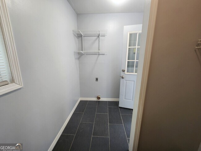 Building Photo - 8121 Maudie Ln