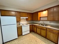 Building Photo - 811-813 W Adler Rd