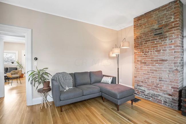 Building Photo - 329 E Jenkins Ave